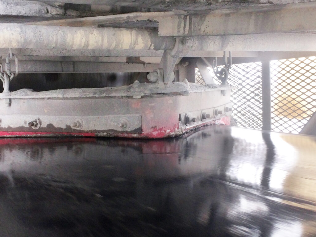 ASGCO® Hinged V-Plow Secondary Belt Cleaner